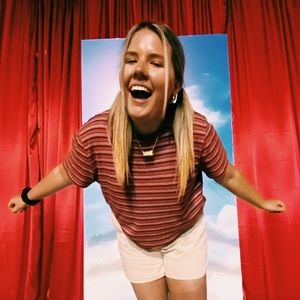 Meet your Posher, Chloe jean